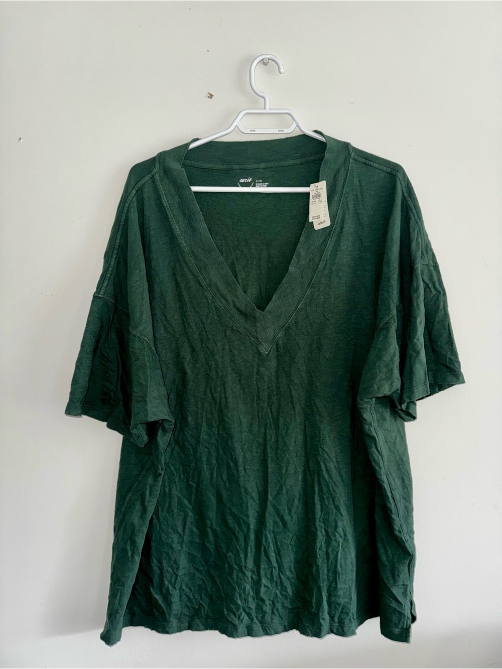 NWT 🏷️Aerie Deep Green V-Neck Short Sleeve Tee XL